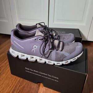 On Running On Womens Cloud Sneaker 5 Shark/Pebble - Size 9